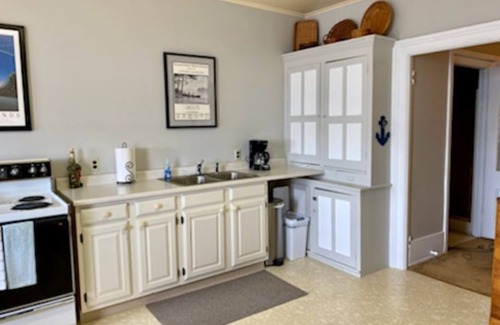 Clayton Apartamento | Charming 3rd Floor Walk-up River View