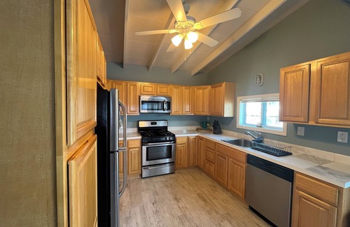 Beach Haven West Casa | Charming 4-bedroom lagoon house Down By the Bay near LBI