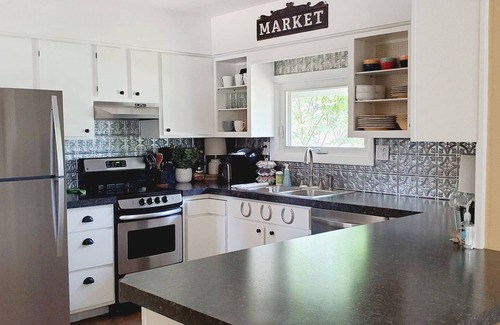 Williamsburg Casa | Encantadora casa de campo espaciosa en el corazón de Cherry Country - Traverse City