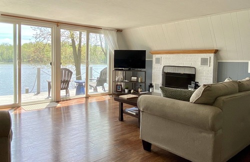 Paw Paw Casa | Casa con Encanto de 4 dormitorios y 2 baños en el lago