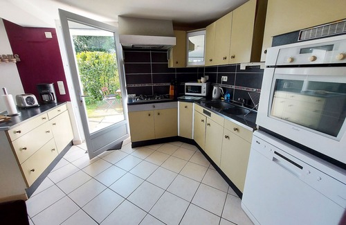 Courbeveille Cabaña | Casa rural con jardín cerca de Laval, 4 habitaciones, 3 baños, ideal para familias y profesionales