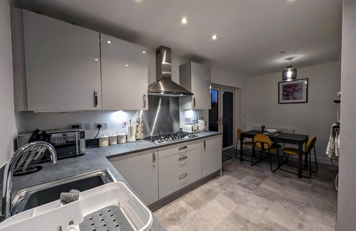 Llanwern Casa | Charming 4-bed House in Newport