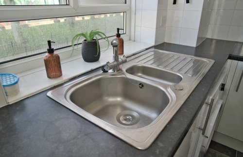 South Hampstead Apartamento | Charming 4-bedroom apartment, Sleeps up to 10, Free-Parking, WIFI, Garden