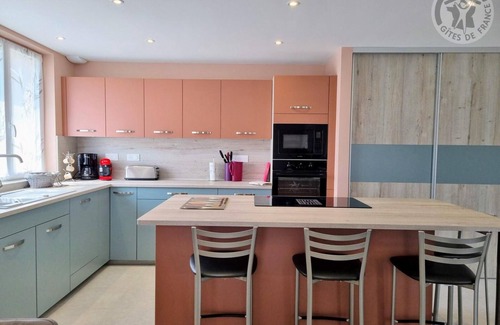 Viels-Maisons Cabaña | Gîte familial près de Disneyland Paris, avec jardin, terrasse, baby-foot et équipements modernes