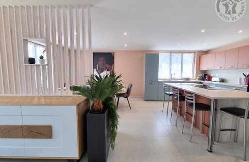 Viels-Maisons Cabaña | Gîte familial près de Disneyland Paris, avec jardin, terrasse, baby-foot et équipements modernes