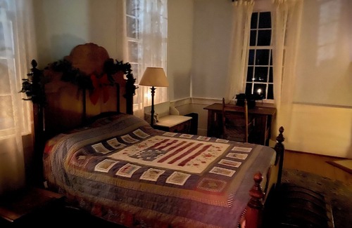 Ruffin Otro | Charming 4-bedroom farmhouse with WiFi, AC in brilliant Locust Hill