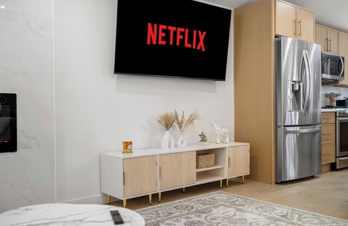 Inglewood-Finn Hill Casa | Charming 4-bedroom House With Fitness Room in Kirkland