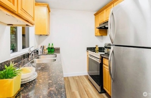 Inglewood-Finn Hill Casa | Charming 4-bedroom house entire house fully fenced