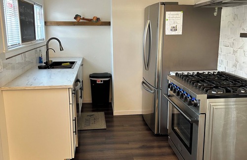 Dayton Casa | Charming 4-bedroom house with AC and WiFi in delightful Dayton