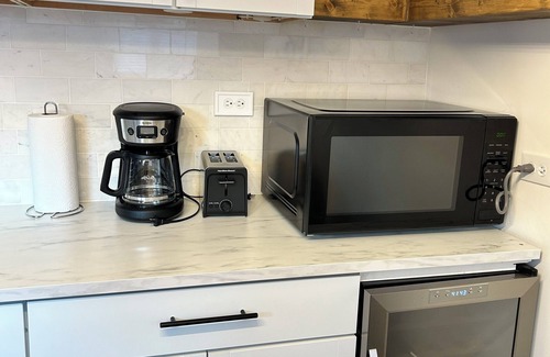 Dayton Casa | Charming 4-bedroom house with AC and WiFi in delightful Dayton