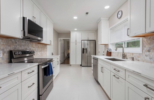 High Point Casa | Charming 4-Bedroom Retreat House