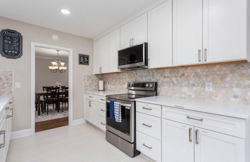 High Point Casa | Charming 4-Bedroom Retreat House