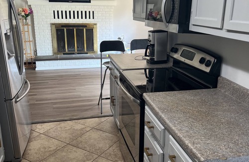 Montgomery Village Casa | Charming 4-bedroom house in Gaithersburg with WiFi and AC and fenced in yard!
