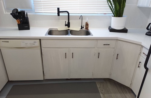 Rocky Mountain House Casa | Charming 4-bedroom 1 floor house in the heart of Rocky Mountain House w/Piano