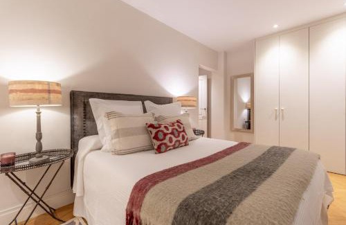 Milla de Oro Apartamento | Charming 4-Person Apartment in Exclusive Barrio Salamanca Castello II