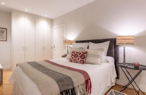 Milla de Oro Apartamento | Charming 4-Person Apartment in Exclusive Barrio Salamanca Castello II