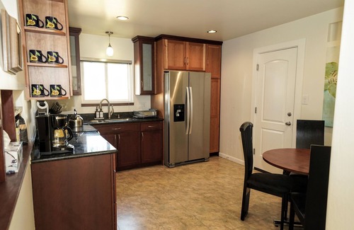 Cambrian Casa | Charming 6B/4B near Cambrian - Work or vacation ready!