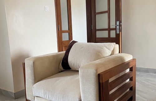 Dakar-Plateau Apartamento | Charming Air-Conditioned 3-Bedroom, Near Les Mamelles Ouakam