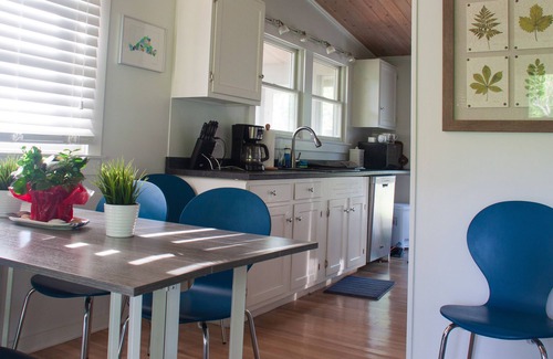 Edgartown Cabaña | Encantadora y acogedora cabaña Chappy: ¡lo mejor de la vida en la playa interior y exterior!