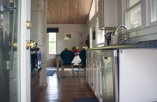 Edgartown Cabaña | Encantadora y acogedora cabaña Chappy: ¡lo mejor de la vida en la playa interior y exterior!