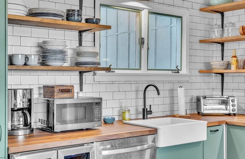 Warren Condominio | Charming and Renovated 2BR/2BA Condo in Sugarbush VT