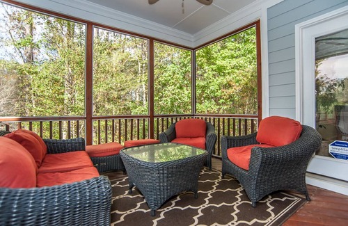 McCain Casa | Charming and spacious 6BR home near UNC, Duke, RTP