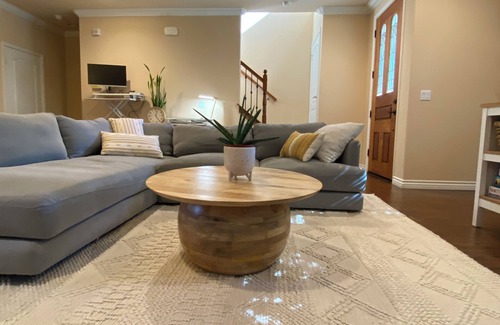 Lamanda Park Casa | Charming and Spacious 2B + 2.5 Bath Townhome