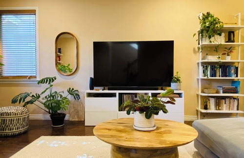 Lamanda Park Casa | Charming and Spacious 2B + 2.5 Bath Townhome