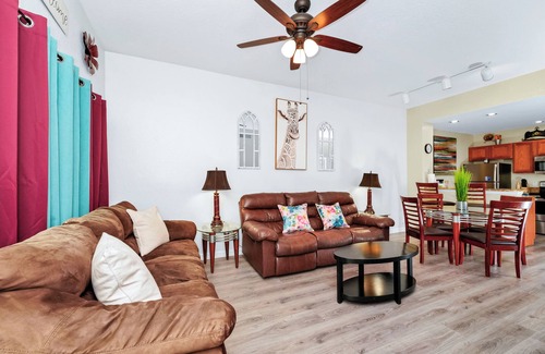 Venetian Bay Villages Casa | Charming and Themed 3-bedroom townhome with Pools and fitness room in Kissimmee