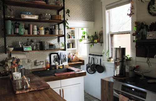 Washington Park West Casa | Charming Antique Bungalow in South Denver / Wash Park