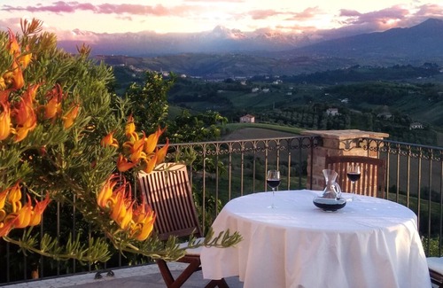 Acquaviva Picena Apartamento | Encantador apartamento en una ubicación fantástica en la ladera y cerca del mar