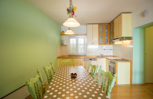 Borak Apartamento | Encantador apartamento para 6-8 personas, con vistas al mar.