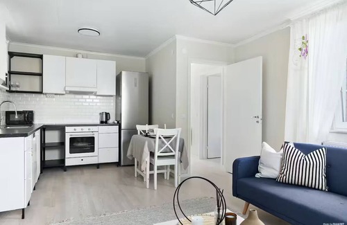Sollentuna Casa | Charming apartment in a red house in Stockholm. Free parking