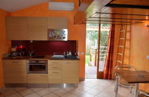 La Gaude Villa | Encantador apartamento en villa Riviera francesa, jardín privado y piscina.