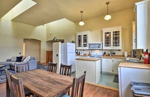 Blue Lake Apartamento | Charming Apartment in Downtown Blue Lake!