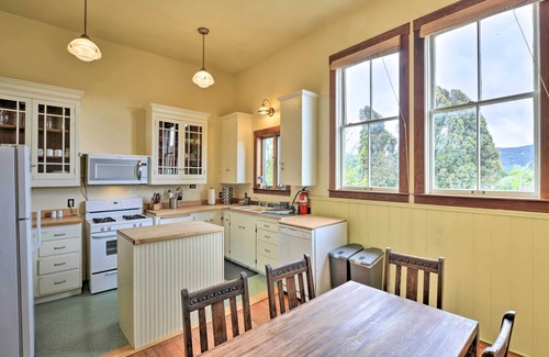 Blue Lake Apartamento | Charming Apartment in Downtown Blue Lake!