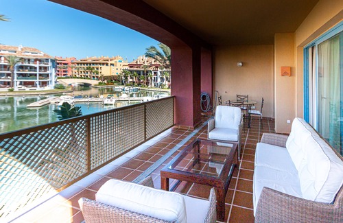 Sotogrande Apartamento | Charming apartment / Precioso apartamento en la Marina del Puerto de Sotogrande.
