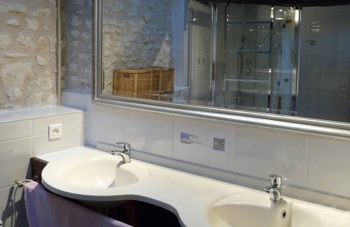 Jaulnay Apartamento | encantador apartamento con una vista rural sin obstáculos de Le Vieux Grenier