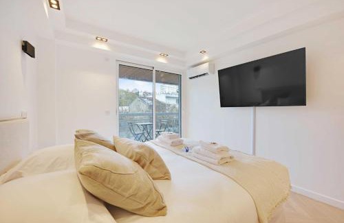 Suresnes Apartamento | Charming Apt with AC & balcony