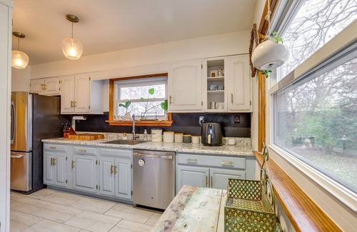 Arnold Casa | Charming Arnold Home w/ Patio & Chicken Coop!