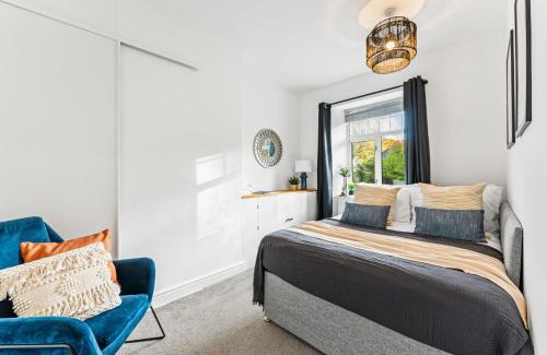 Ashford-in-the-Water Casa | Charming Bakewell Escape - Pet Friendly - Hot Tub