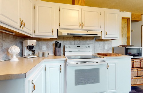 Ocean Park Casa | Charming Bay Front Privacy.