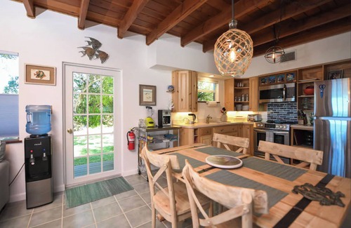 Upper Matecumbe Key Cabaña | Charming Bayfront Cottage in Heart of Islamorada with Pool, Dockage, Beach, Kayaks & More
