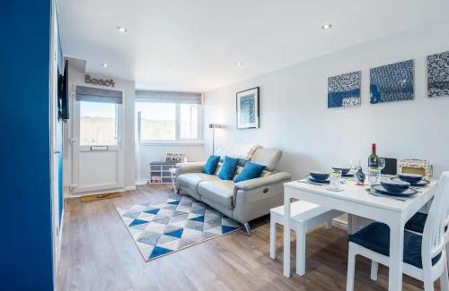 Pembroke Casa | Charming Beach Chalet with Balcony & Sea Views