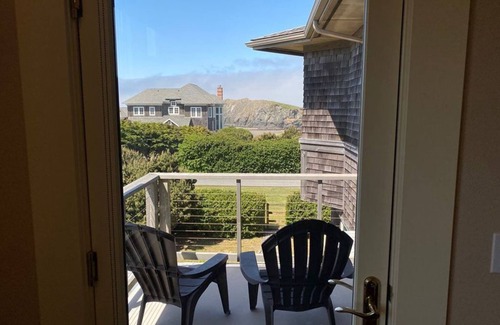 Bandon Casa | CHARMING Beach House – Stunning Views of the Sea & SO PEACEFUL!