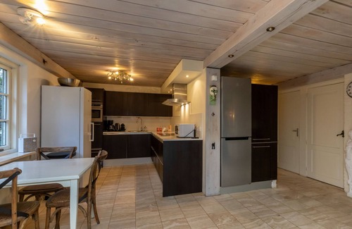 Groot Valkenisse Casa | Encantadora villa de playa con techo de paja