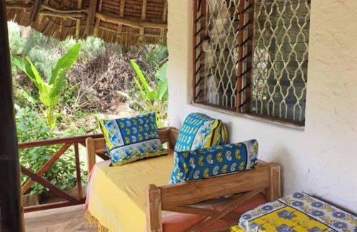 Ukunda Casa | Charming beachfront 4-bedroom cottage in Msambweni, 45 minutes from Diani.