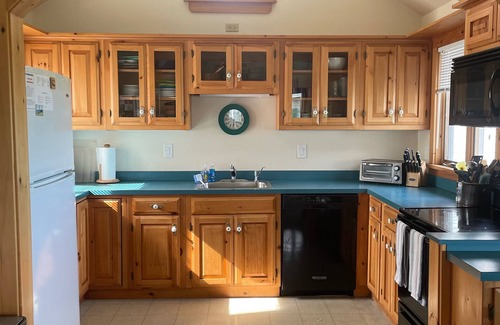 Ocean Park Casa | Charming beachfront cottage--private beach access and ocean views