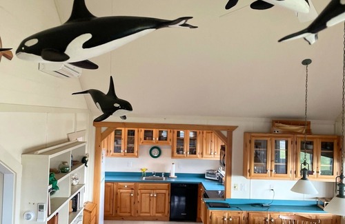 Ocean Park Casa | Charming beachfront cottage--private beach access and ocean views