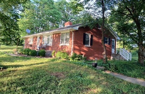Georgetown Casa | Charming Brick Ranch in horse heaven! Just 13 mins to Kentucky Horse Park.